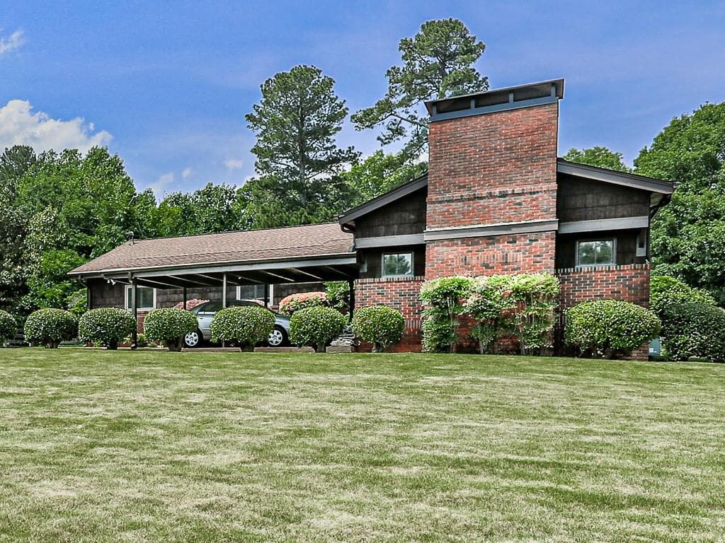 4 bedroom, 2 bathroom, 2,020 sq ft single family residence sold at 331 N Coleman Road, Roswell, GA 30075