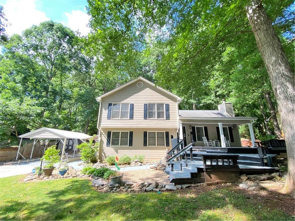 3 bedroom, 3 bathroom, 1,452 sq ft single family residence sold at 1633 River Glen Road, Auburn, GA 30011