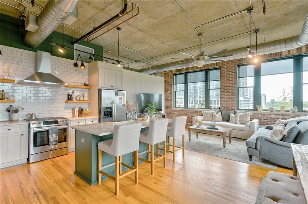 2 bedroom, 2 bathroom, 1,358 sq ft condominium sold at 3180 Mathieson Drive 706, Atlanta, GA 30305