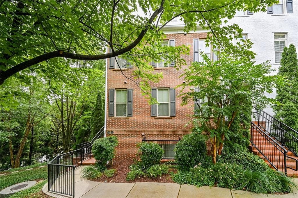 197 LE GRAN Court, Sandy Springs, GA 30328 — most recent listing photo