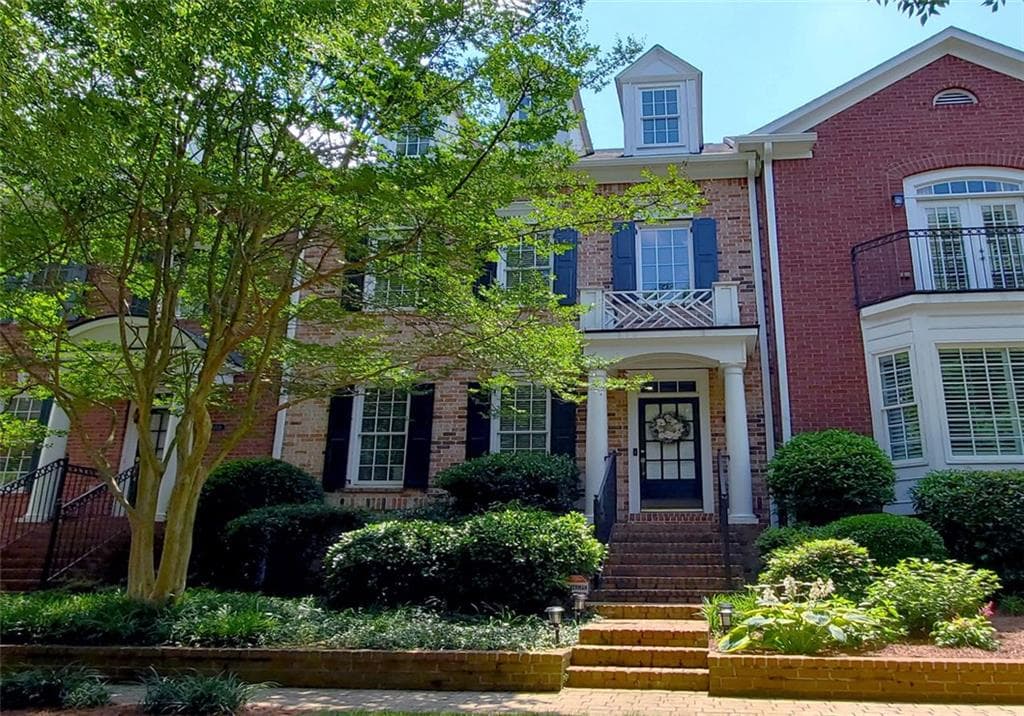 3 bedroom, 4 bathroom, 2,740 sq ft townhouse sold at 4636 Ivygate Circle, Atlanta, GA 30339