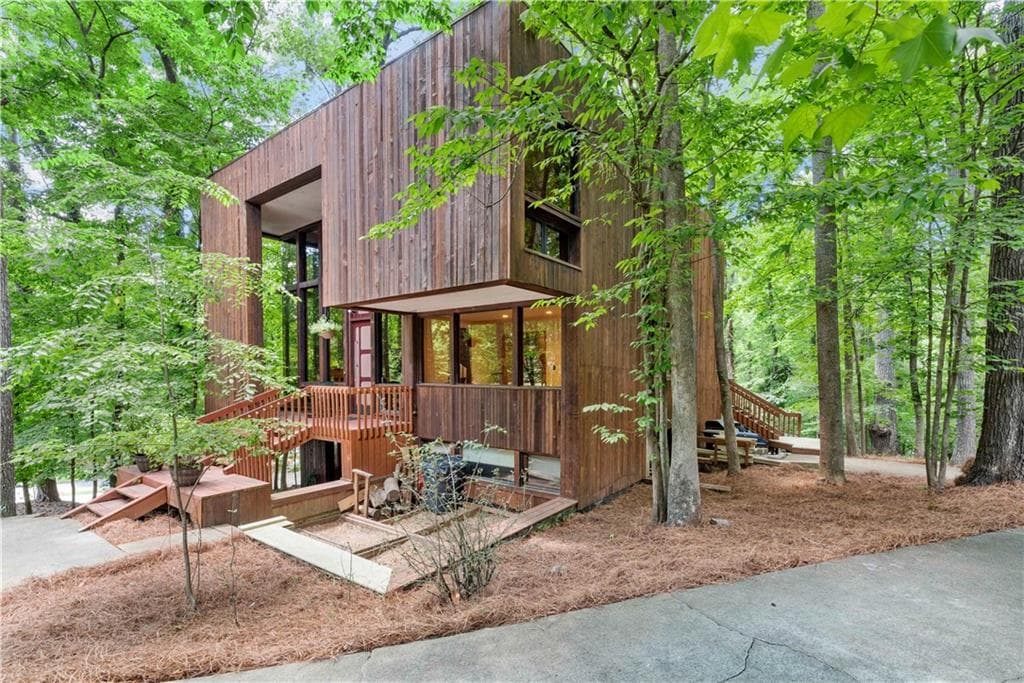 4 bedroom, 3 bathroom, 2,795 sq ft single family residence sold at 1080 Martin Ridge Road, Roswell, GA 30076