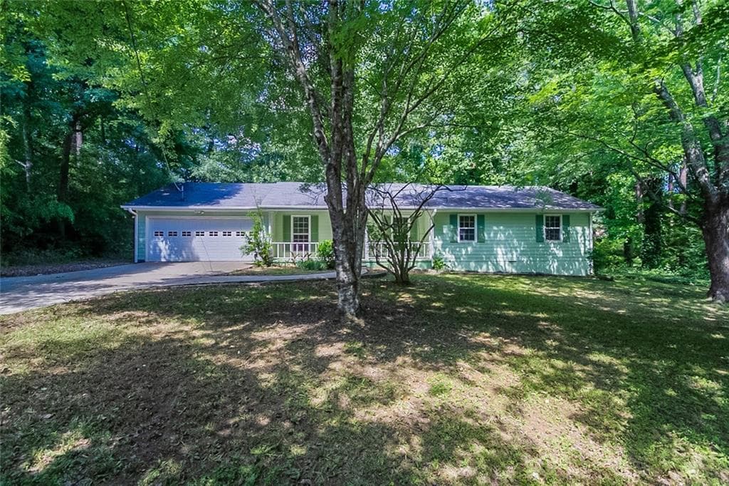 2582 Oak Grove Lane, Snellville, GA 30078 — most recent listing photo