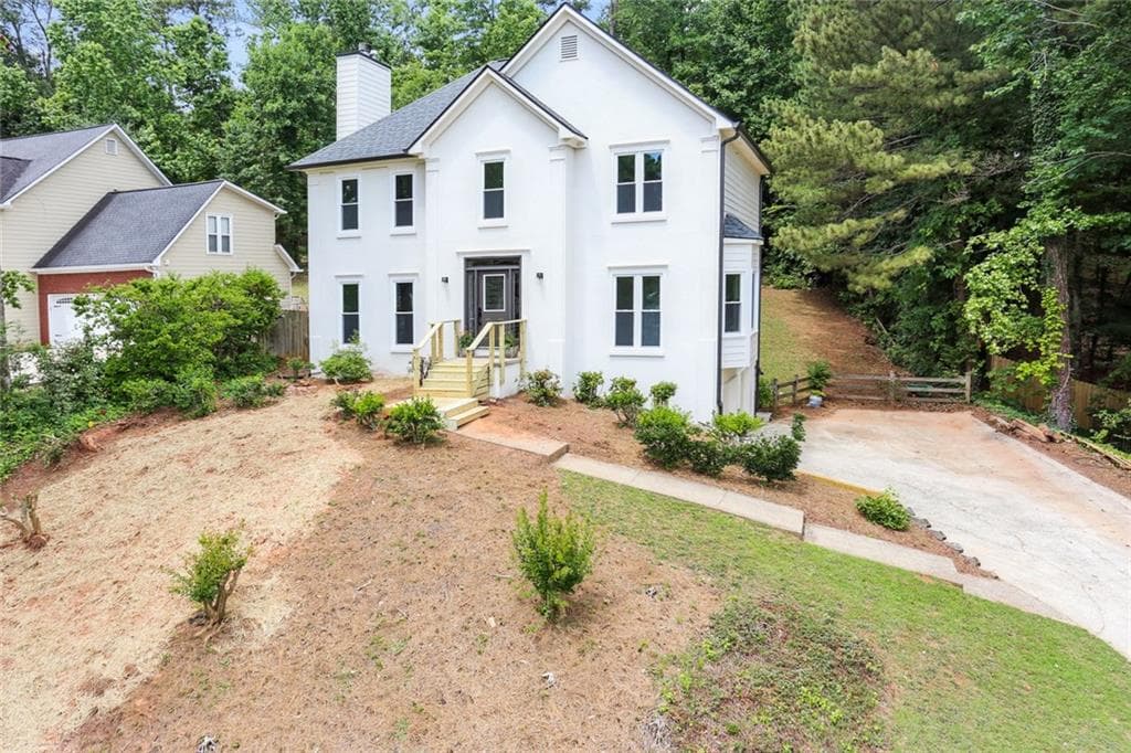 4 bedroom, 3 bathroom, 2,532 sq ft single family residence sold at 1215 Weeping Willow, Woodstock, GA 30188