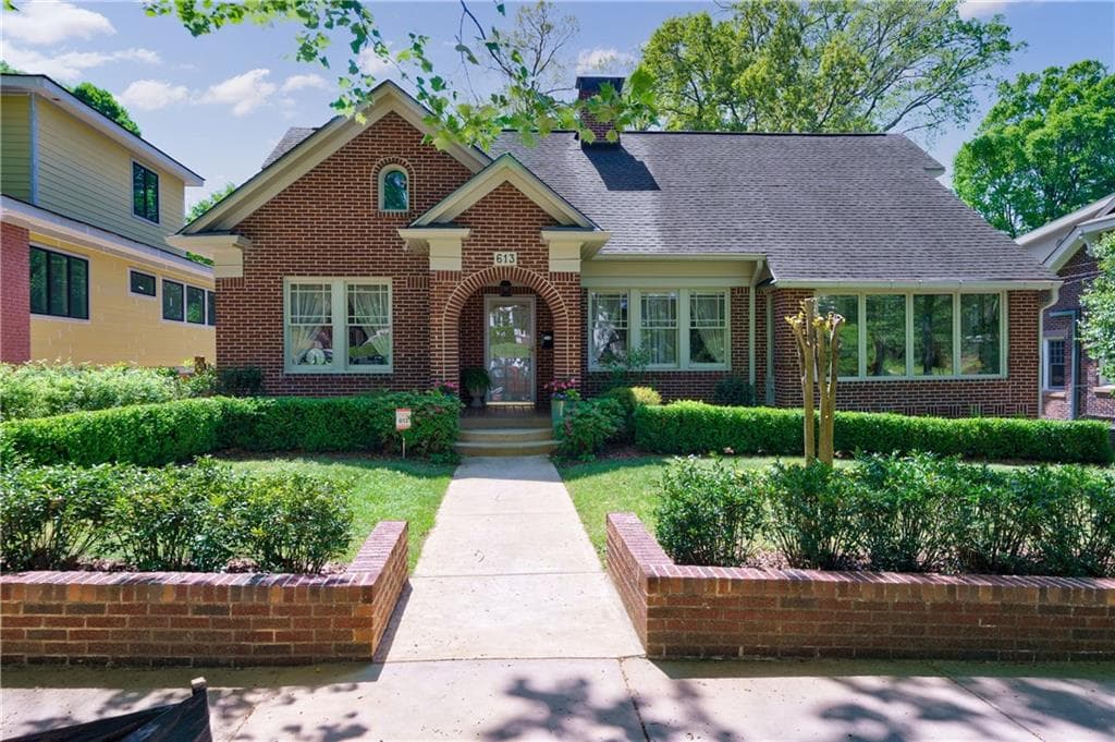 3 bedroom, 2 bathroom, 2,788 sq ft single family residence sold at 613 Sherwood Road, Atlanta, GA 30324