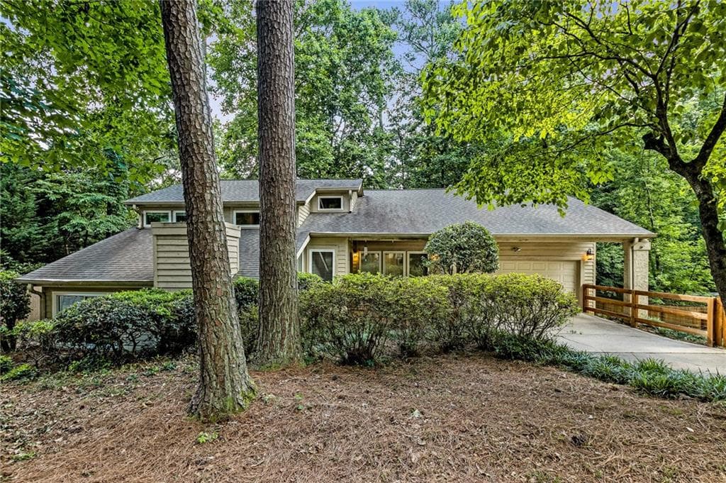 3 bedroom, 3 bathroom, 2,304 sq ft single family residence sold at 3117 Sycamore Lane, Marietta, GA 30066