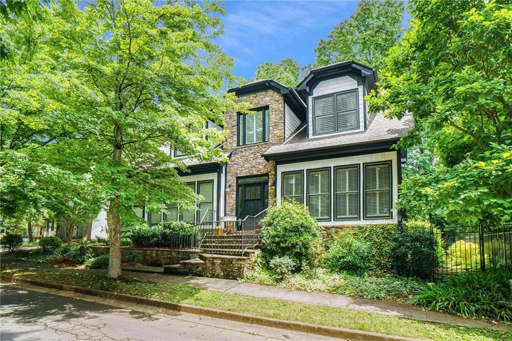 4 bedroom, 4 bathroom, 2,924 sq ft single family residence sold at 5 Glenn Court, Decatur, GA 30030