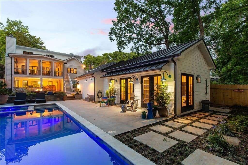 5 bedroom, 5 bathroom, 3,377 sq ft single family residence sold at 1480 Lanier Place, Atlanta, GA 30306