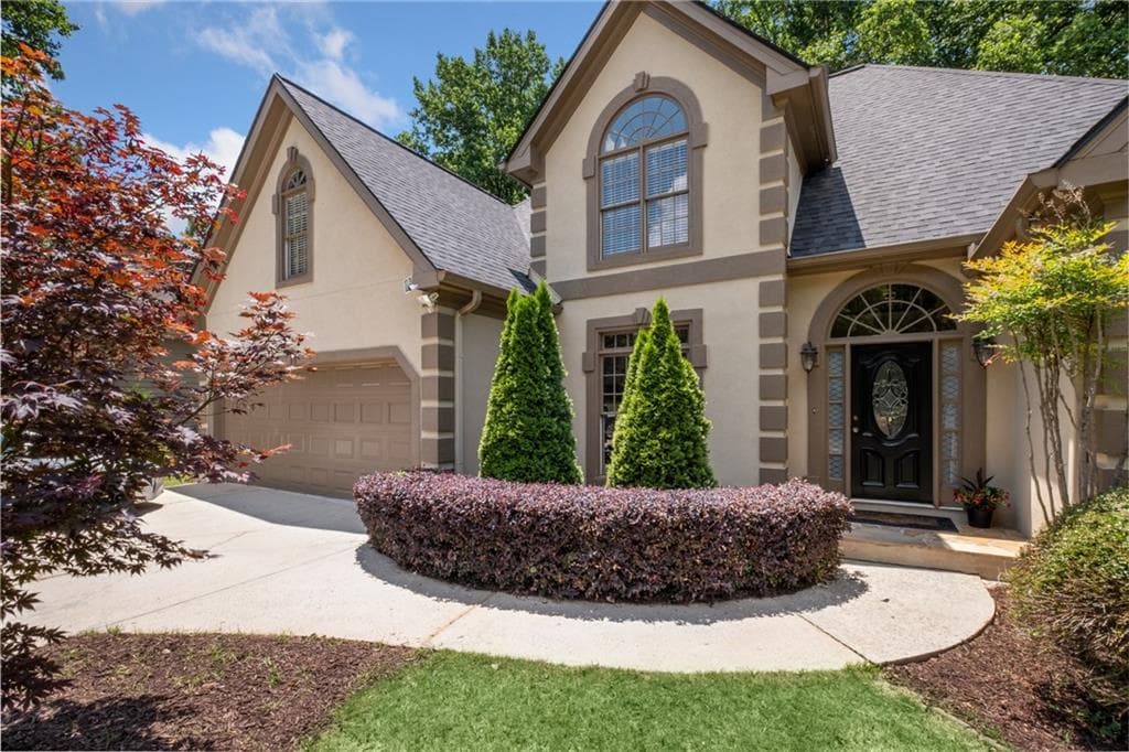 6 bedroom, 4 bathroom, 2,466 sq ft single family residence sold at 135 Old Alabama Place, Roswell, GA 30076
