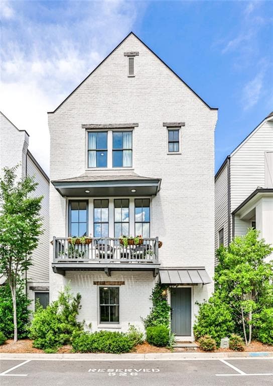 4 bedroom, 4 bathroom, 2,300 sq ft single family residence sold at 529 Bismark Road, Atlanta, GA 30324