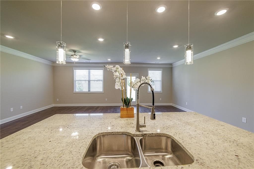 3 bedroom, 3 bathroom, 2,121 sq ft townhouse sold at 2462 Pearl Ridge Trace, Buford, GA 30519