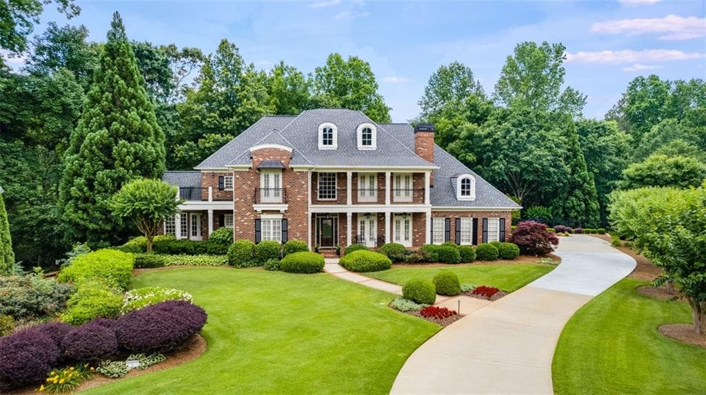 5 bedroom, 6 bathroom, 7,163 sq ft single family residence sold at 625 Boulder Way, Roswell, GA 30075