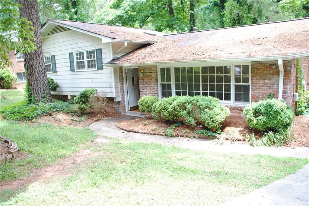 1804 Glenview Drive, Atlanta, GA 30331 — most recent listing photo