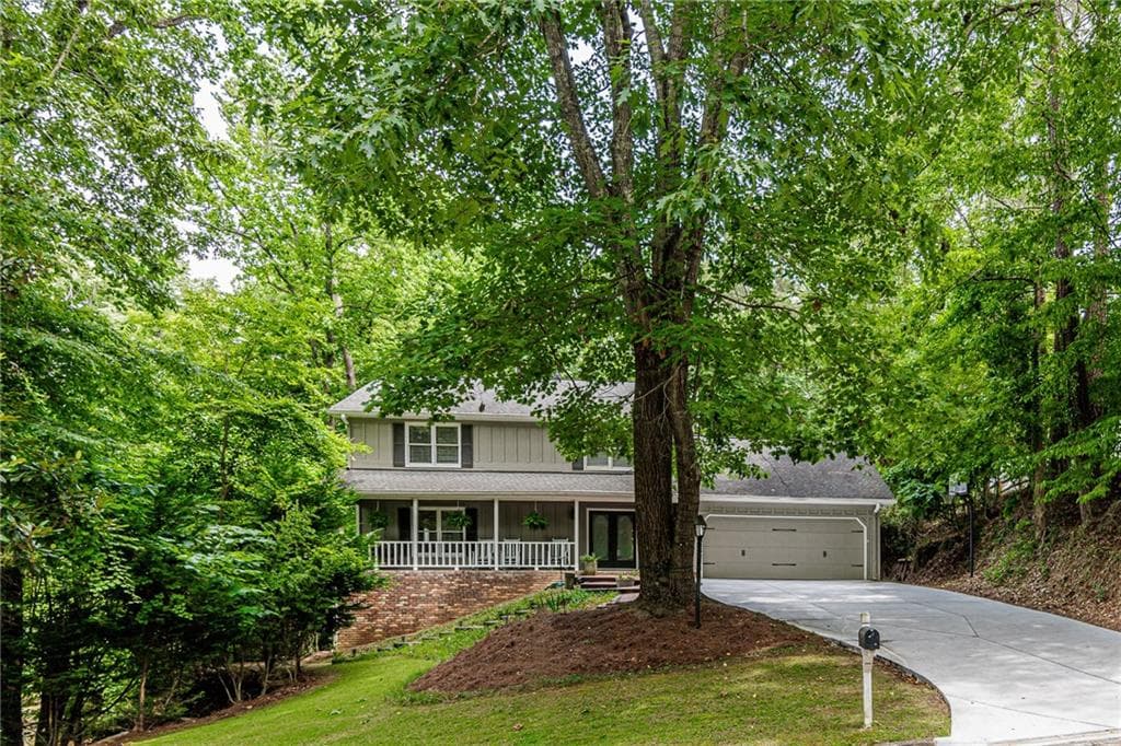 4 bedroom, 4 bathroom, 2,627 sq ft single family residence sold at 9375 N Lake Drive, Roswell, GA 30076