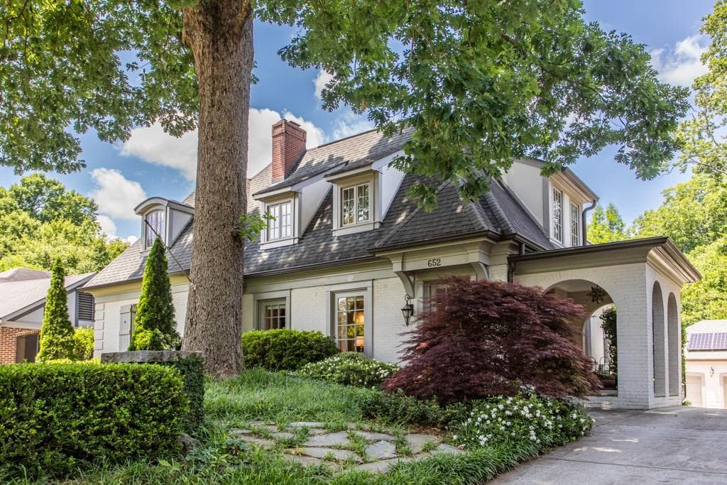 5 bedroom, 3 bathroom, 4,636 sq ft single family residence sold at 652 Cumberland Circle, Atlanta, GA 30306