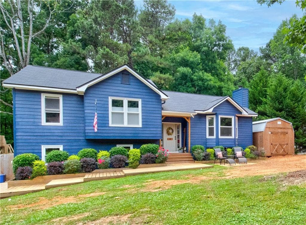 3 bedroom, 3 bathroom, 1,409 sq ft single family residence sold at 430 Maplewood Lane, Acworth, GA 30101