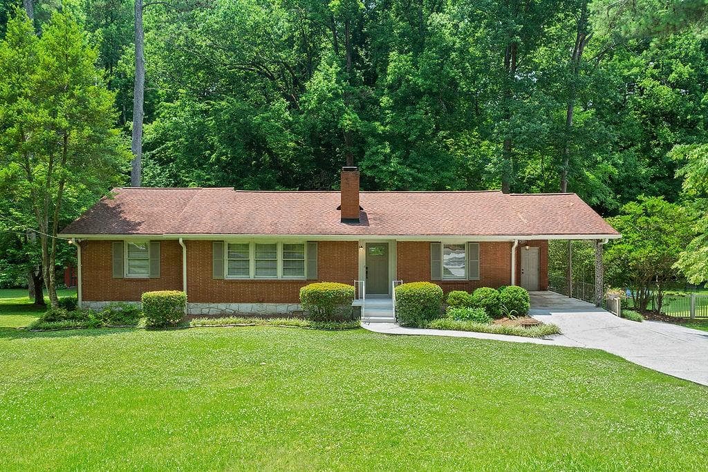 3 bedroom, 3 bathroom, 2,130 sq ft single family residence sold at 1464 Fama Drive, Atlanta, GA 30329
