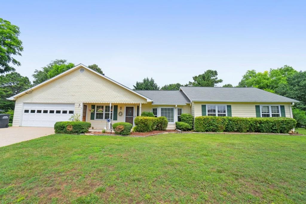 3 bedroom, 2 bathroom, 1,676 sq ft single family residence sold at 1107 Ashlin Drive, Woodstock, GA 30188