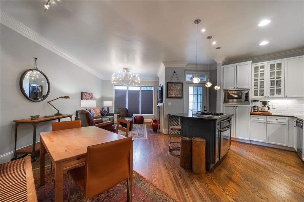 1 bedroom, 1 bathroom, 1,086 sq ft condominium sold at 825 HIGHLAND Lane 1101, Atlanta, GA 30306