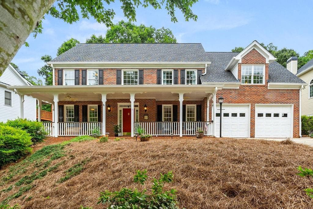 6 bedroom, 5 bathroom, 4,202 sq ft single family residence sold at 1086 Waterbury Close, Powder Springs, GA 30127