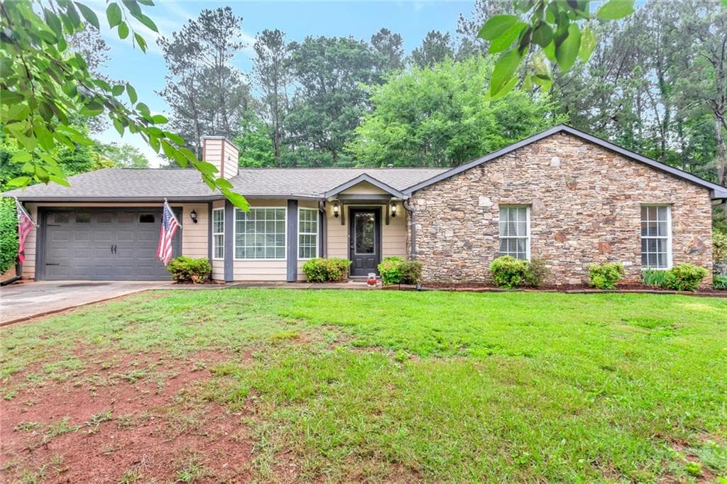 3 bedroom, 2 bathroom, 1,385 sq ft single family residence sold at 2713 Post Oak Drive, Marietta, GA 30062