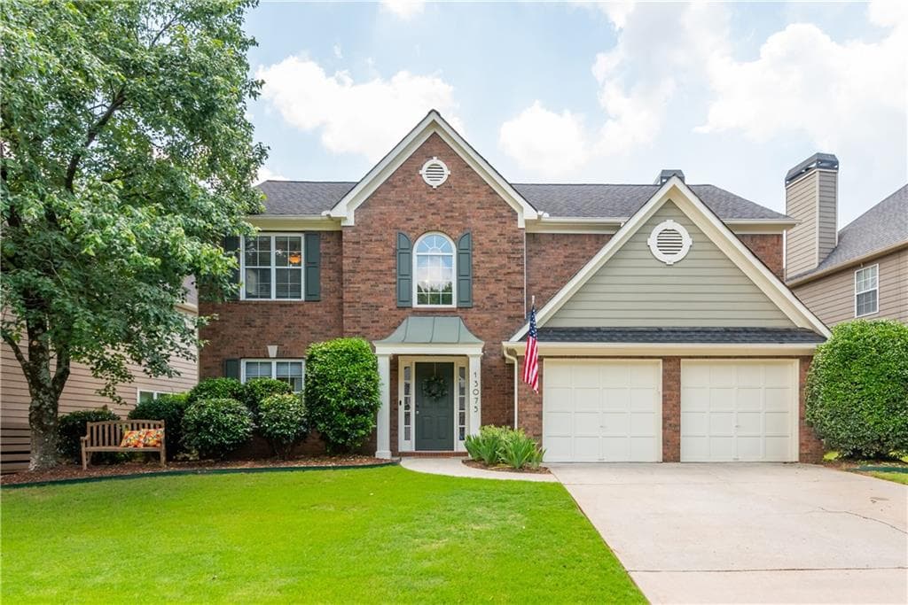 3 bedroom, 3 bathroom, 2,450 sq ft single family residence sold at 13075 Crabapple Lake Drive, Roswell, GA 30076