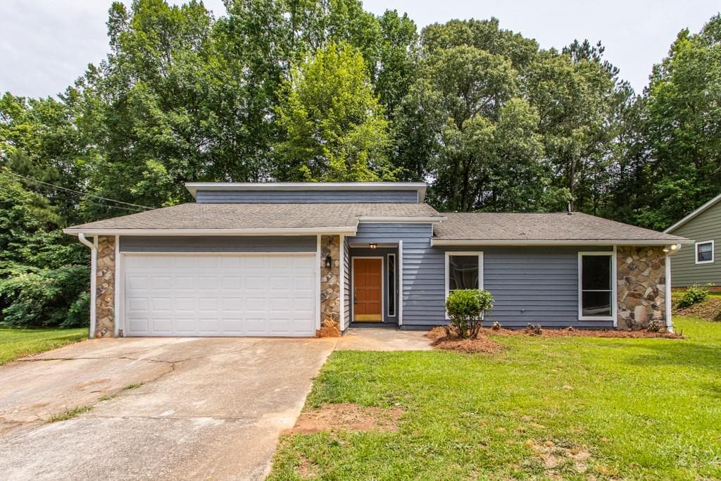 3 bedroom, 2 bathroom, 1,600 sq ft single family residence sold at 3696 Riverchase Terrace, Decatur, GA 30034