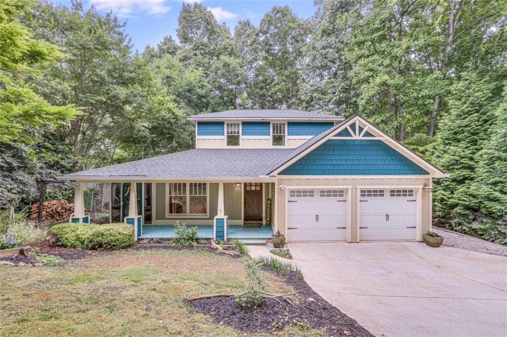 4 bedroom, 4 bathroom, 3,788 sq ft single family residence sold at 4033 Skyline Drive, Gainesville, GA 30501