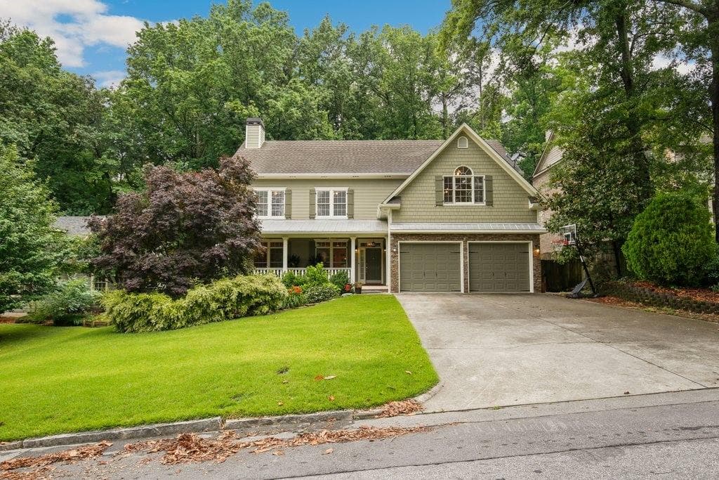 5 bedroom, 4 bathroom, 4,295 sq ft single family residence sold at 3189 Parkridge Crescent, Atlanta, GA 30341