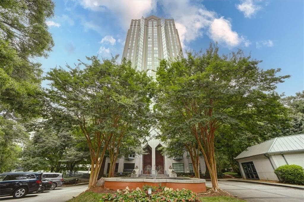 2 bedroom, 2 bathroom, 1,228 sq ft condominium sold at 2870 PHARR COURT SOUTH 906, Atlanta, GA 30305