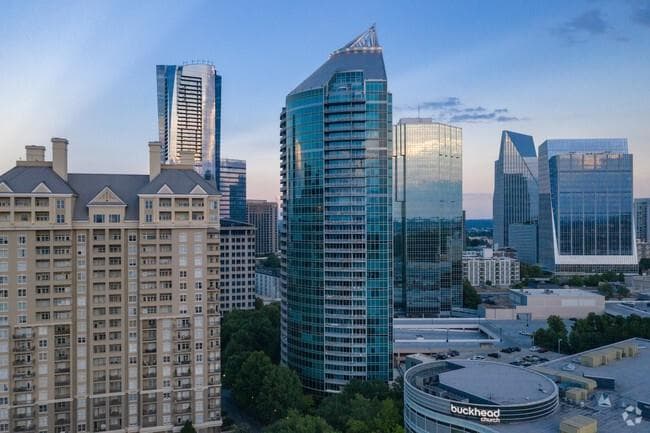3 bedroom, 3 bathroom, 1,876 sq ft condominium sold at 3338 Peachtree Road 2105, Atlanta, GA 30326