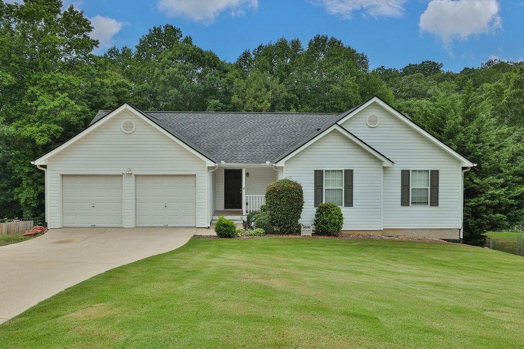 3 bedroom, 2 bathroom, 1,225 sq ft single family residence sold at 4760 MELBOURNE Trail, Flowery Branch, GA 30542