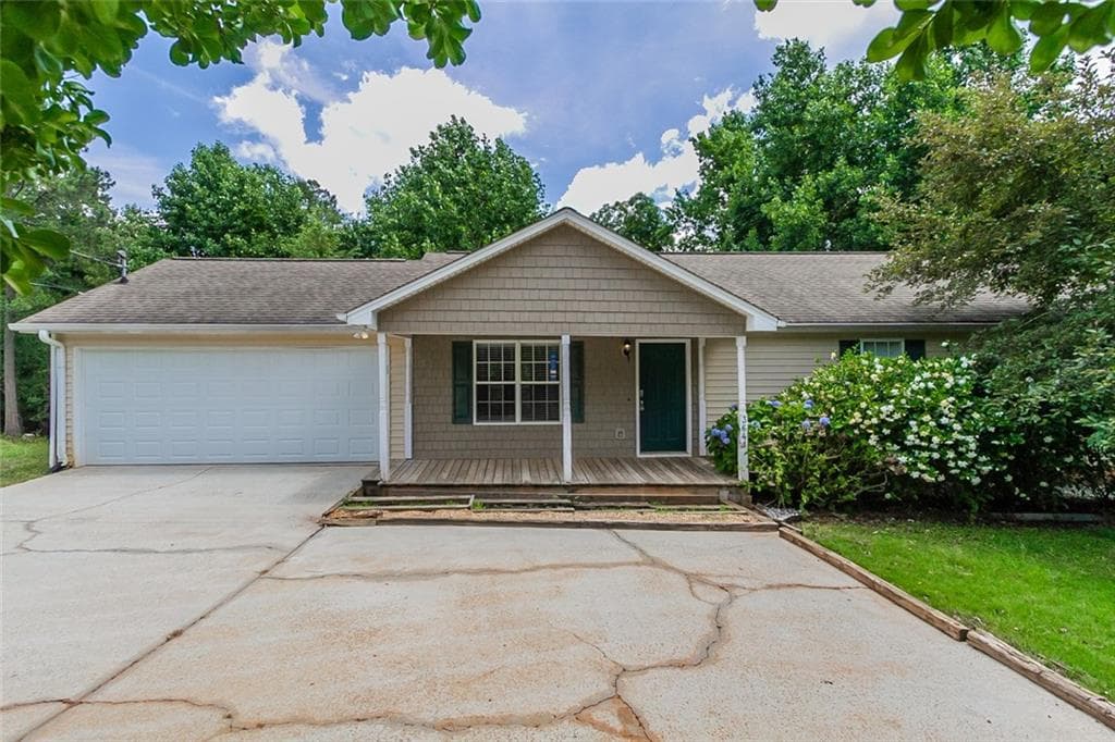 3 bedroom, 2 bathroom, 1,323 sq ft single family residence sold at 3641 Davis Bridge Road, Gainesville, GA 30506