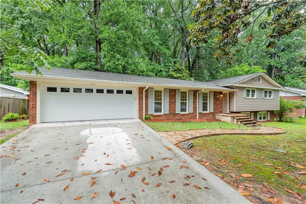 5 bedroom, 5 bathroom single family residence sold at 2727 Dresden Trail, East Point, GA 30344