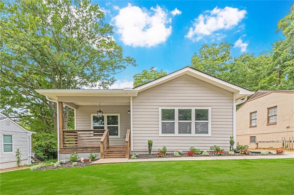 3 bedroom, 3 bathroom, 1,800 sq ft single family residence sold at 1161 MAYLAND Circle, Atlanta, GA 30310