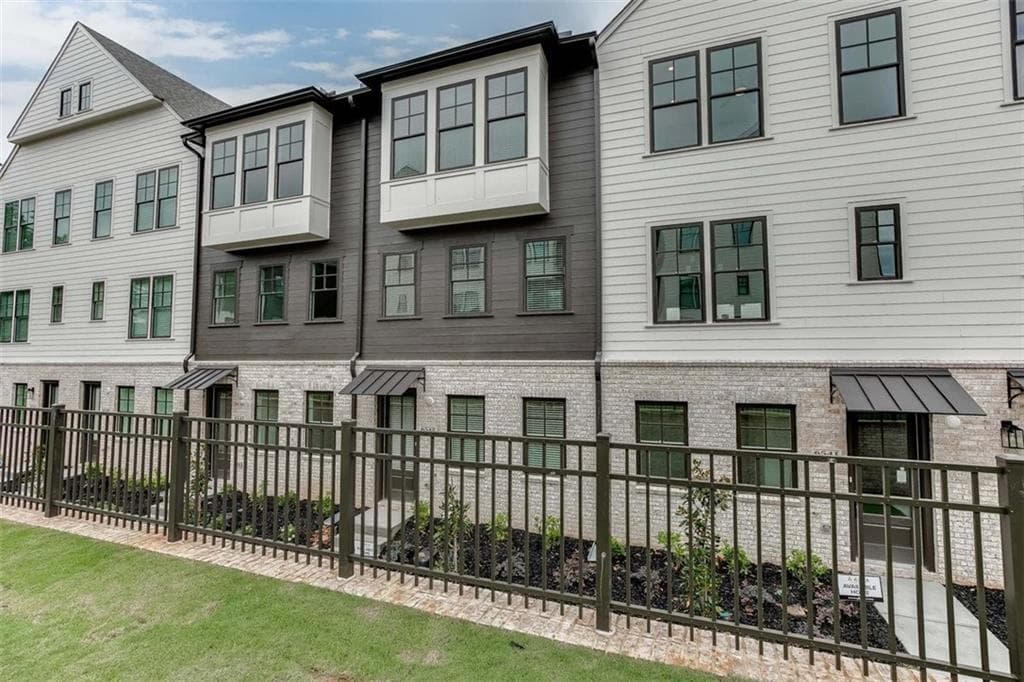 6543 Beacon Drive 378, Sandy Springs, GA 30328 — most recent listing photo