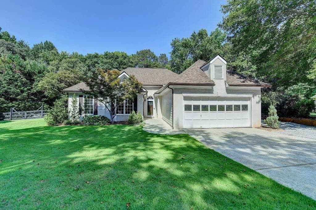 5335 Jonathans Way, Cumming, GA 30040 — most recent listing photo