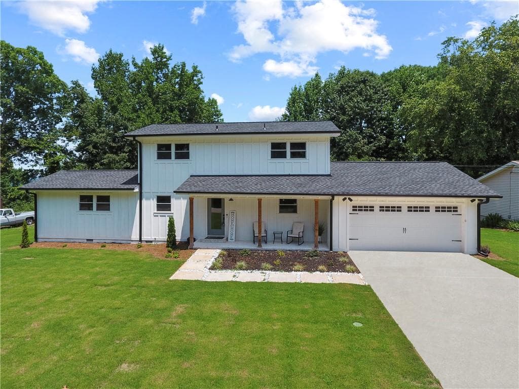 4 bedroom, 3 bathroom, 2,216 sq ft single family residence sold at 3027 Manor Ridge, Gainesville, GA 30506
