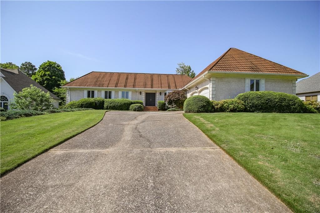 1620 Oakfield Lane, Roswell, GA 30075 — most recent listing photo