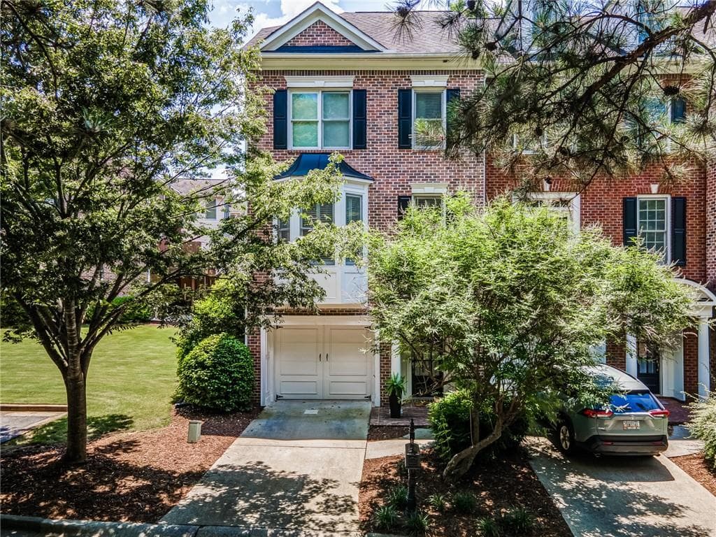 3 bedroom, 4 bathroom, 2,408 sq ft townhouse sold at 5710 Waters Edge Trail, Roswell, GA 30075