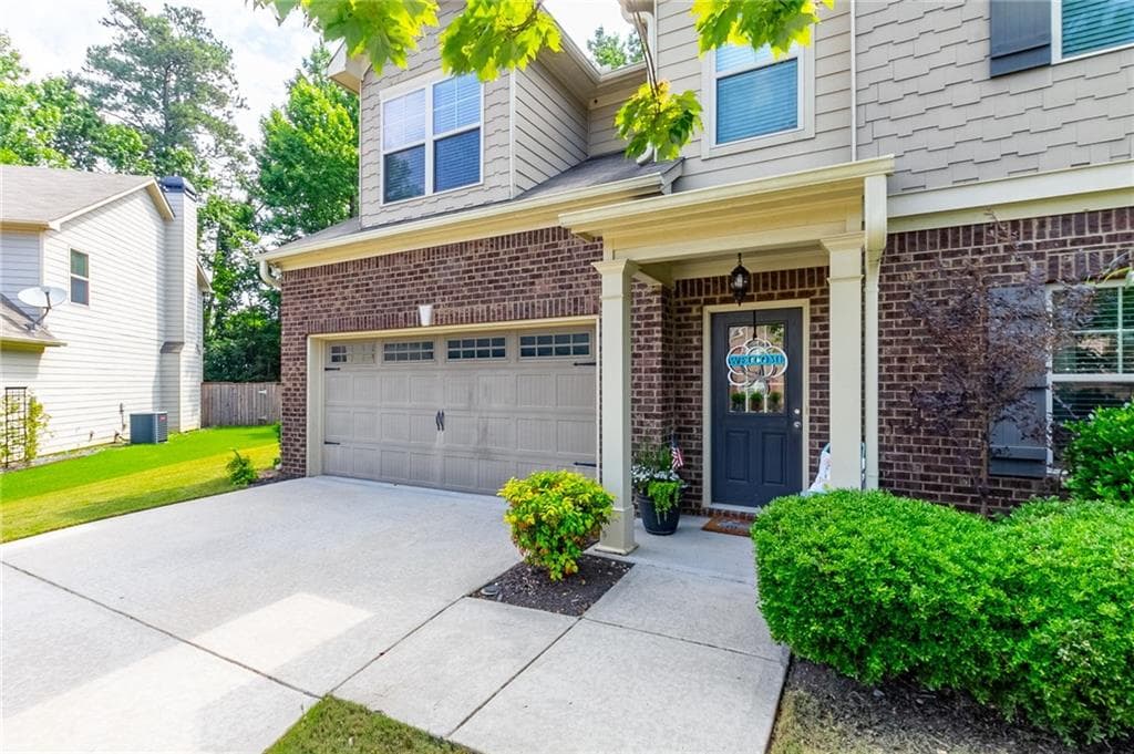 4215 Whitfield Oak Way, Auburn, GA 30011 — most recent listing photo