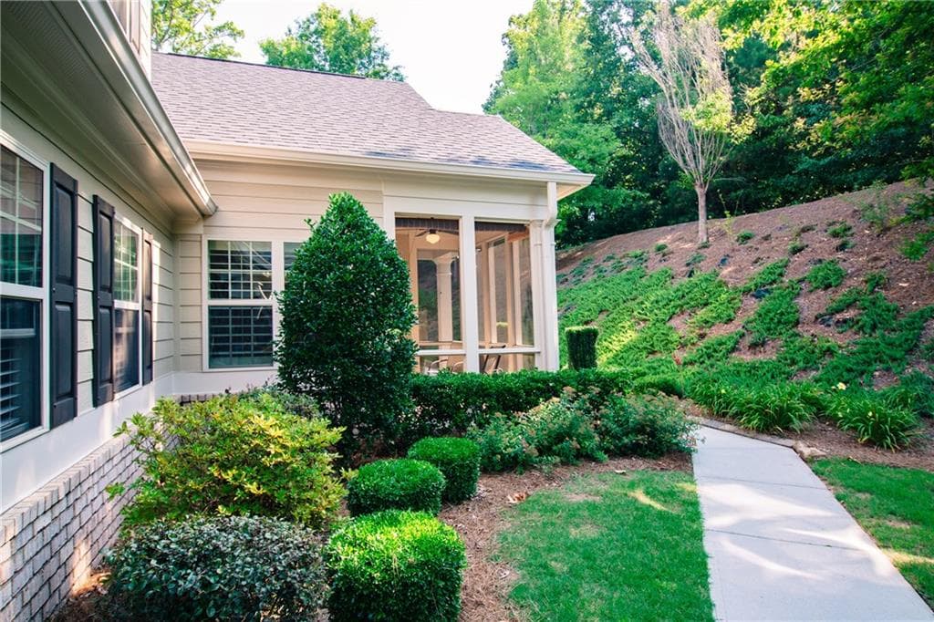 3 bedroom, 3 bathroom, 2,174 sq ft condominium sold at 103 Owens Farm Lane, Woodstock, GA 30188