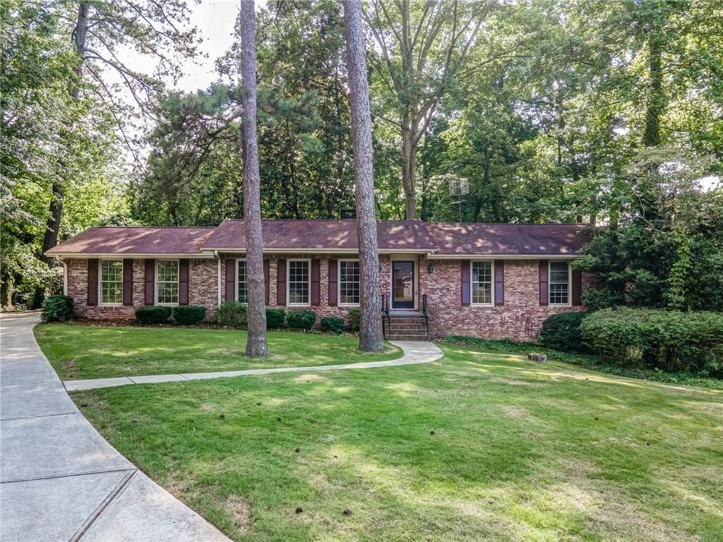 6476 Whispering Trail, Sandy Springs, GA 30328 — most recent listing photo