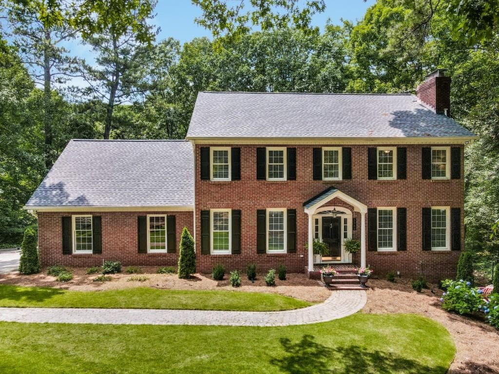 5560 ARUNDEL Drive, Sandy Springs, GA 30327 — most recent listing photo