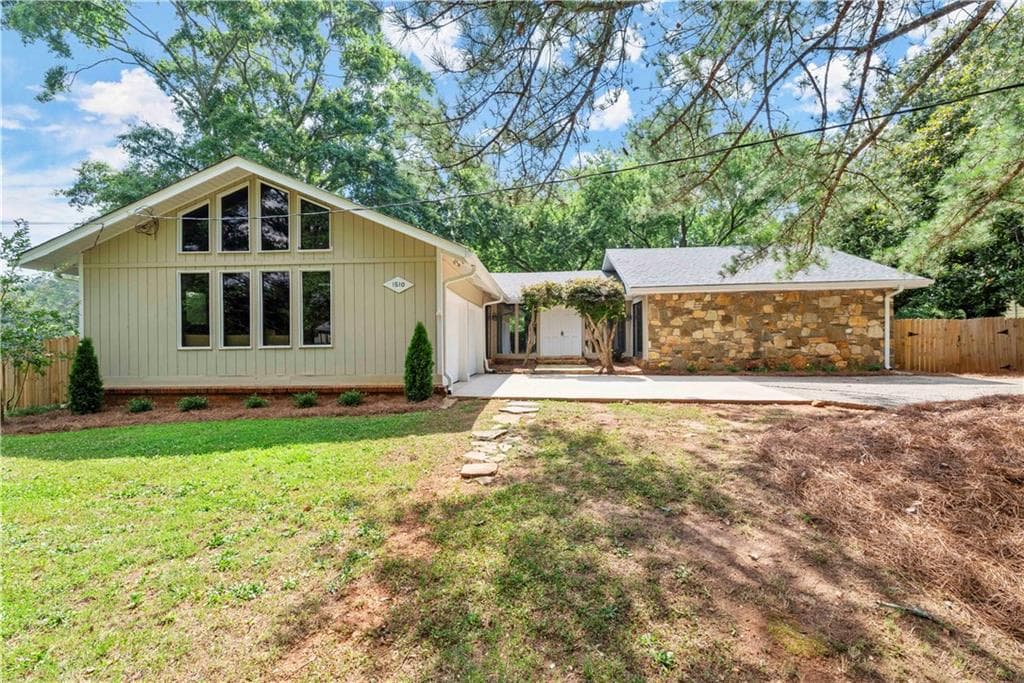 1510 Oakfield Lane, Roswell, GA 30075 — most recent listing photo
