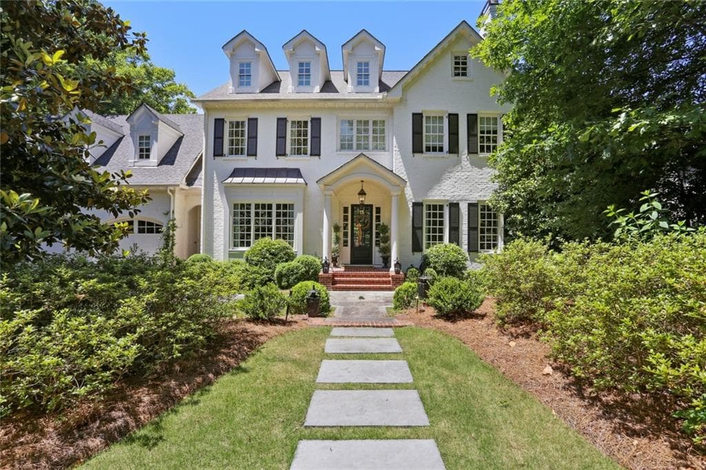 5 bedroom, 6 bathroom, 7,432 sq ft single family residence sold at 1055 Nawench Drive, Atlanta, GA 30327
