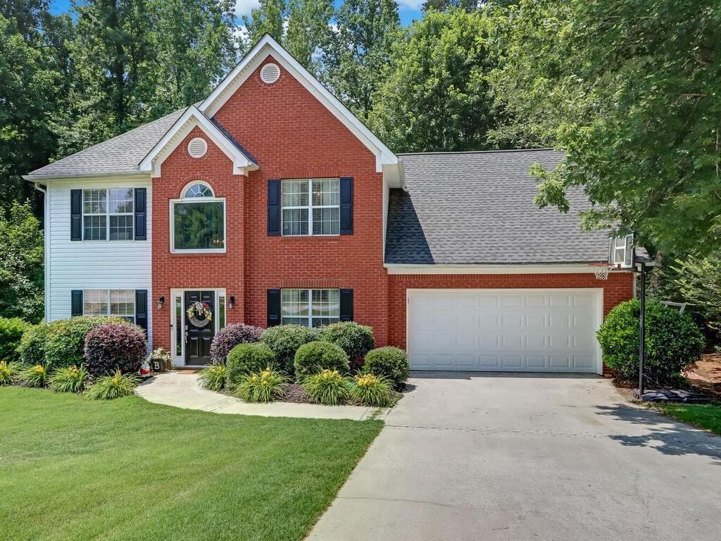 1245 Sunhill Dr, Lawrenceville, GA 30043 — most recent listing photo