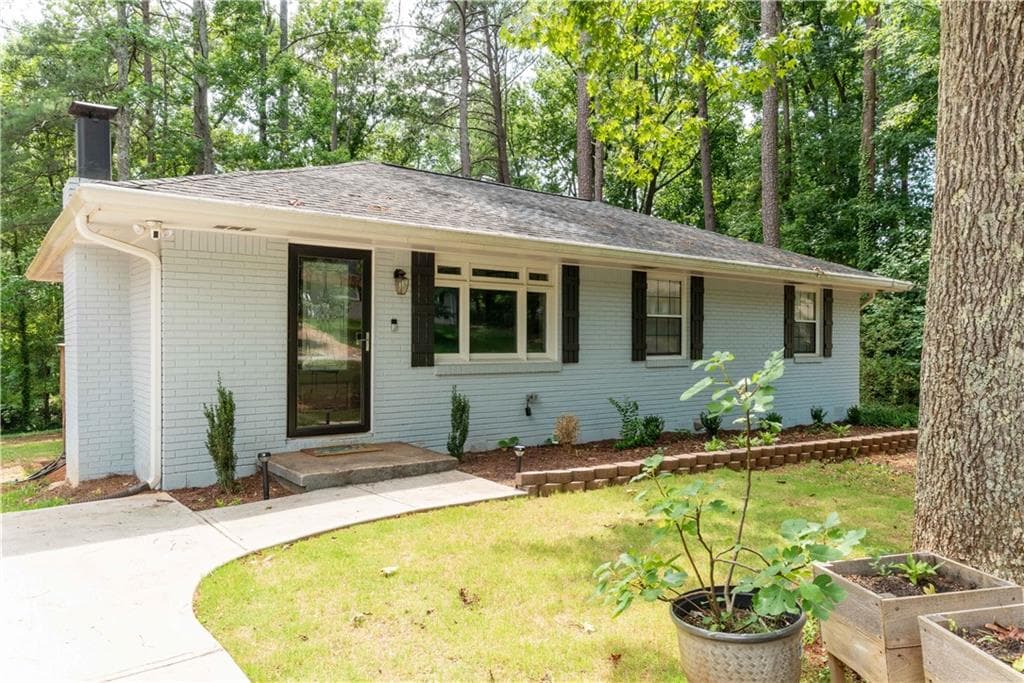 3 bedroom, 2 bathroom, 1,100 sq ft single family residence sold at 3490 Larkspur Terrace, Decatur, GA 30032