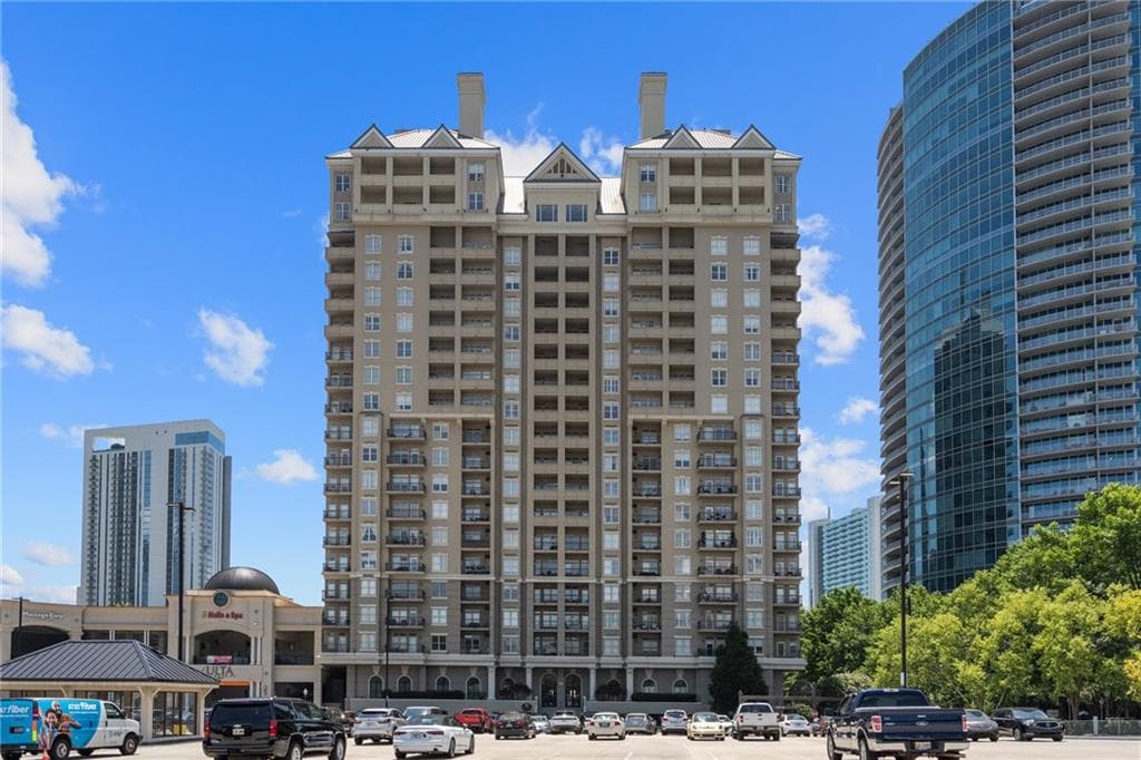 1 bedroom, 1 bathroom, 793 sq ft condominium sold at 3334 Peachtree Road 1410, Atlanta, GA 30326