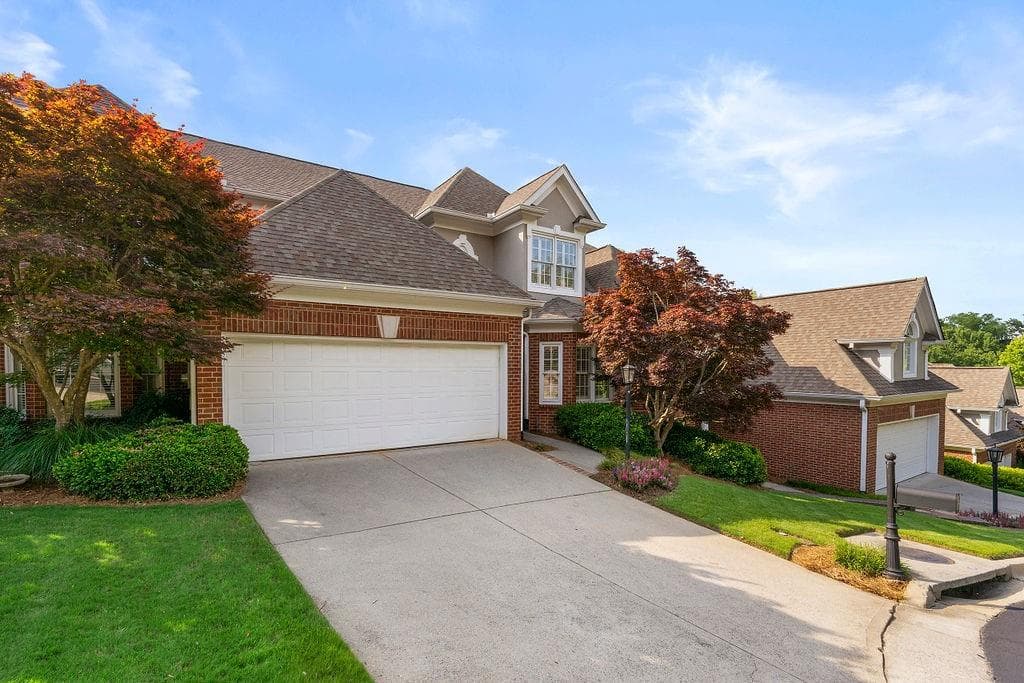 410 Brookview Circle, Sandy Springs, GA 30339 — most recent listing photo